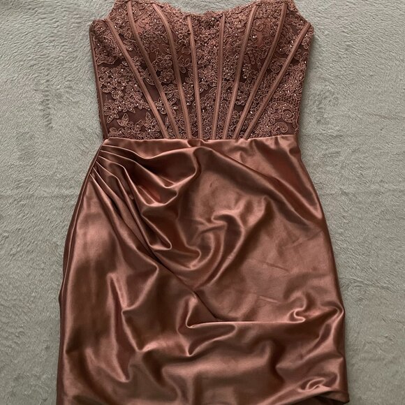 Sherri Hill, Homecoming, Lace Satin Dress in Rose Gold, FITS More Like a Size 0! - Picture 1 of 16